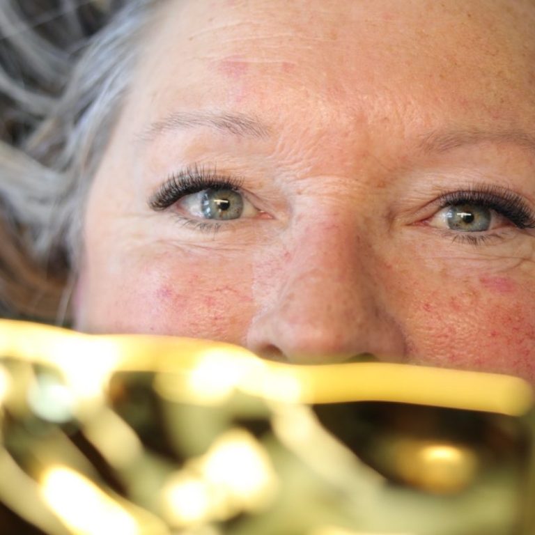 Extension de cils à Gradignan Extension de cils à Gradignan – Pose personnalisée, naturelle ou intense